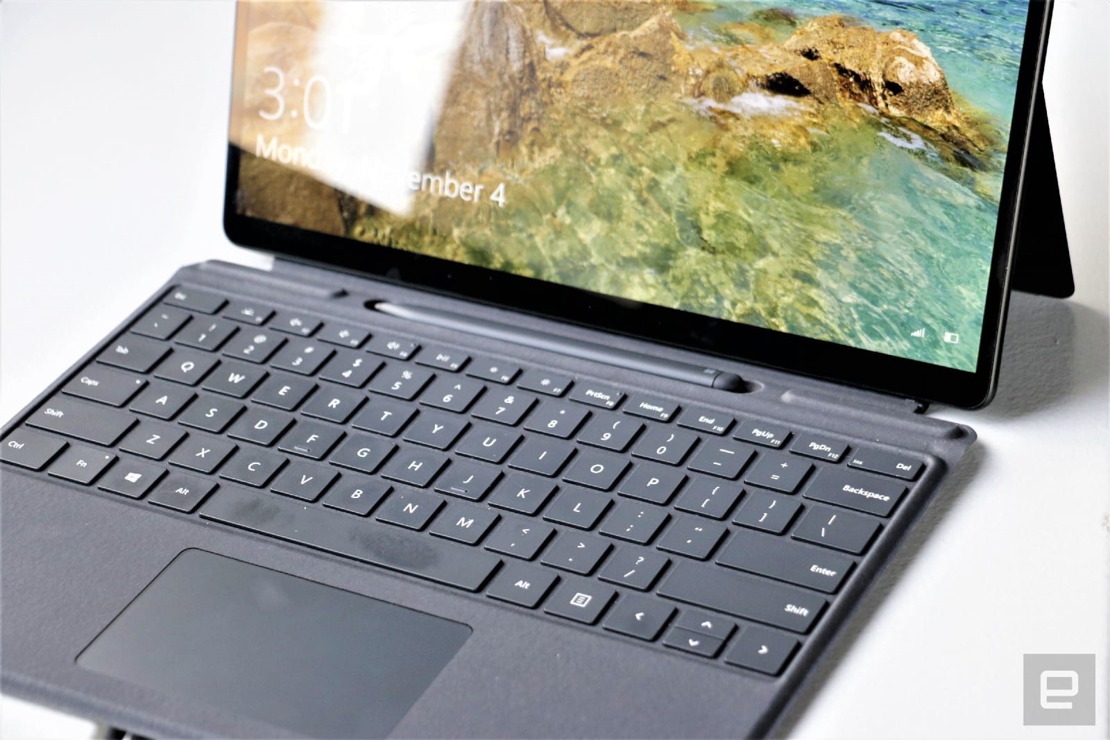 Microsoft's Surface Pro X will start at $899 with Windows 11 refresh | DeviceDaily.com Microsoft's Surface Pro X will start at $899 with Windows 11 refresh | DeviceDaily.com