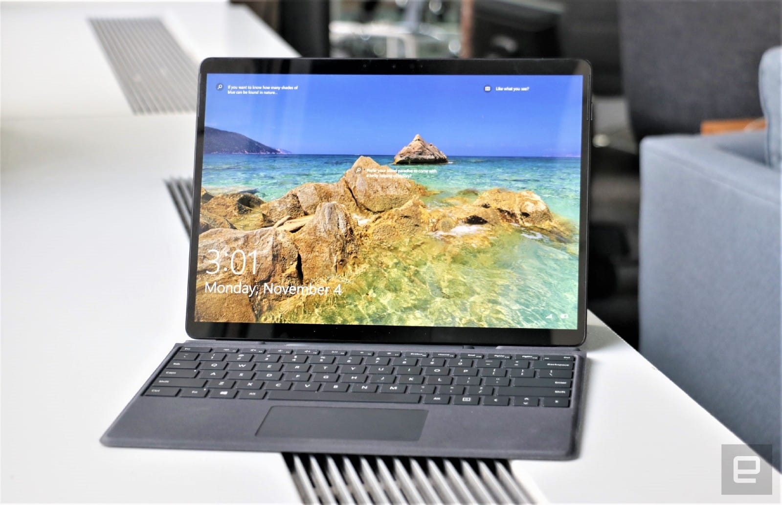 Microsoft's Surface Pro X will start at $899 with Windows 11 refresh | DeviceDaily.com