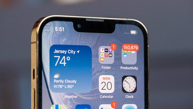 Face ID on the iPhone 13 stops working if a third-party replaces the phone's display | DeviceDaily.com