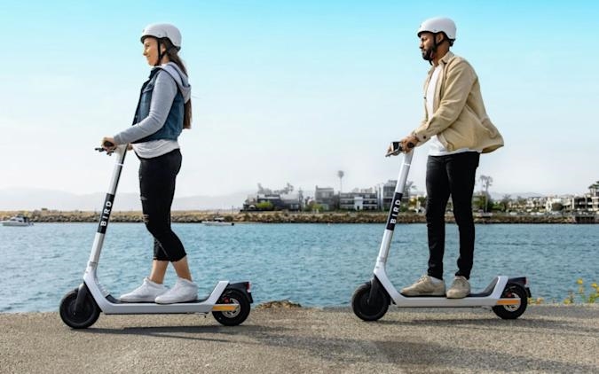 Toyota's three-wheeled 'C+walk' picks up where Segway left off | DeviceDaily.com