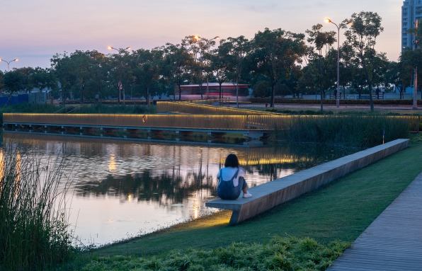 Architects transform an airport runway into a gorgeous park | DeviceDaily.com