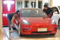 Tesla posts a wildly profitable Q3 despite difficult car market