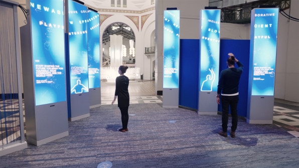 This new exhibition helps you visualize the future using gesture-controlled LED screens | DeviceDaily.com
