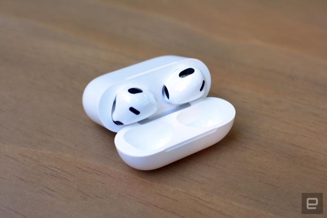 The best deals on AirPods you can get for Black Friday | DeviceDaily.com