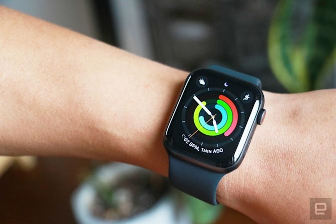 Apple Watch SE and Fitbits drop to all-time low prices at Amazon | DeviceDaily.com