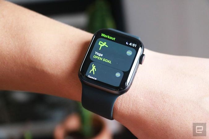 Apple Watch SE and Fitbits drop to all-time low prices at Amazon | DeviceDaily.com