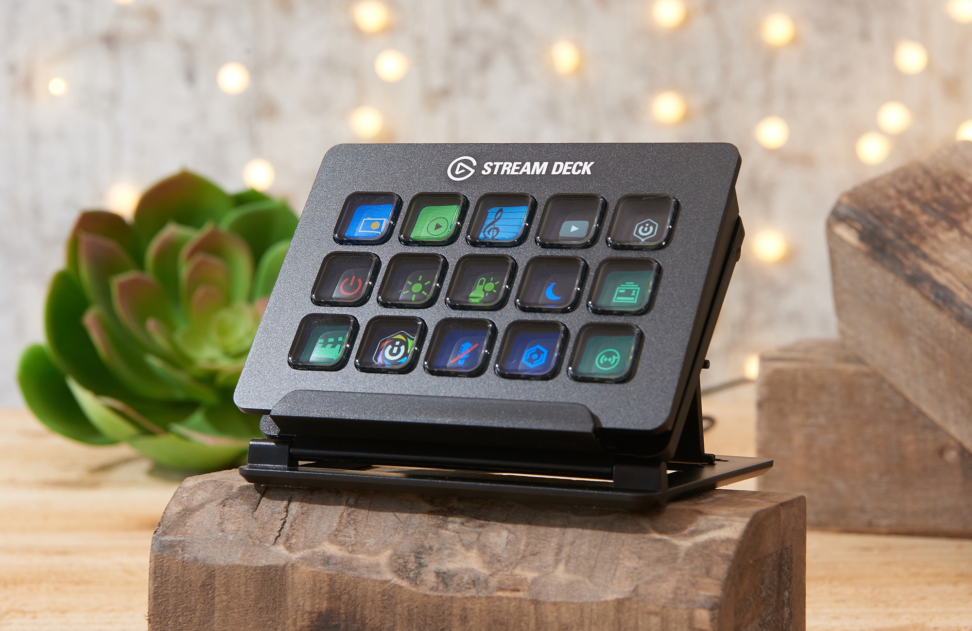 Elgato Stream Deck for the Engadget 2021 Holiday Gift Guide. | DeviceDaily.com