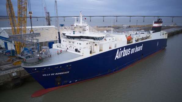 This giant kite helps power cargo ships and reduces greenhouse gas emissions by 20% | DeviceDaily.com