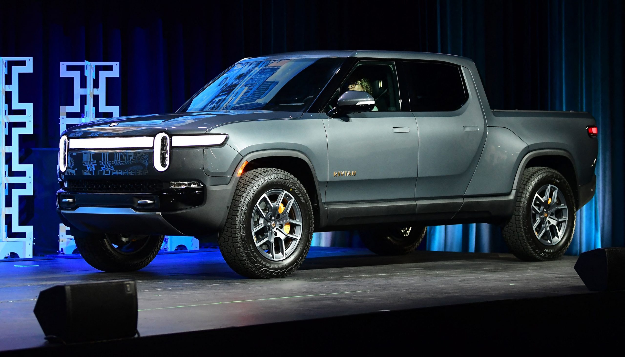 2021 showed us that trucks and SUVs don't need gas engines | DeviceDaily.com
