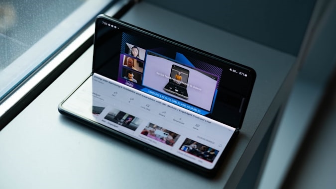 Samsung says the Galaxy Flip 3 motivated more people to switch than its flagships | DeviceDaily.com