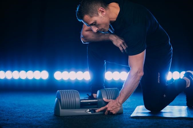Alexa can change the weight on NordicTrack's adjustable dumbbells | DeviceDaily.com