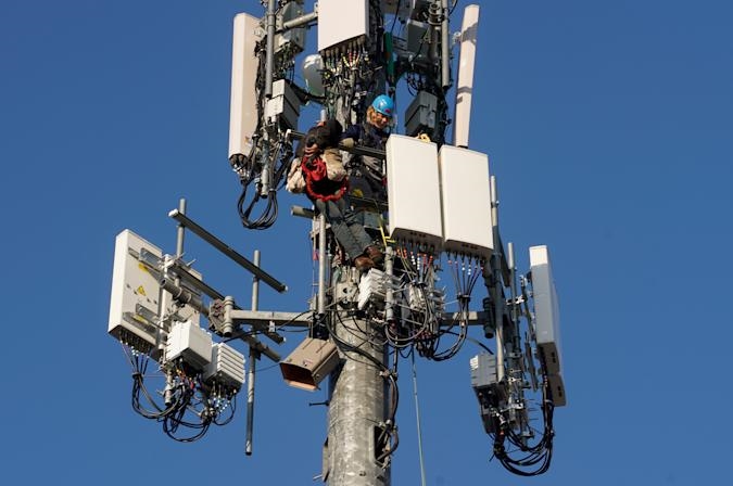 AT and T and Verizon will delay 5G expansion over aircraft interference concerns | DeviceDaily.com
