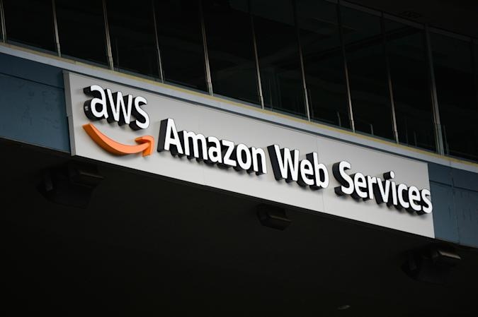 AWS had another outage, this time affecting apps like Slack and Hulu | DeviceDaily.com