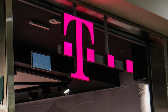 T-Mobile says it blocked 21 billion scam calls in 2021 | DeviceDaily.com