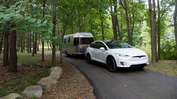 Airstream’s new camper is solar-powered and parks on its own | DeviceDaily.com