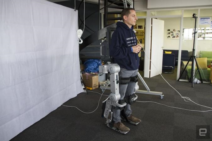 Wandercraft's latest exoskeleton lets paraplegics walk with a more natural gait | DeviceDaily.com