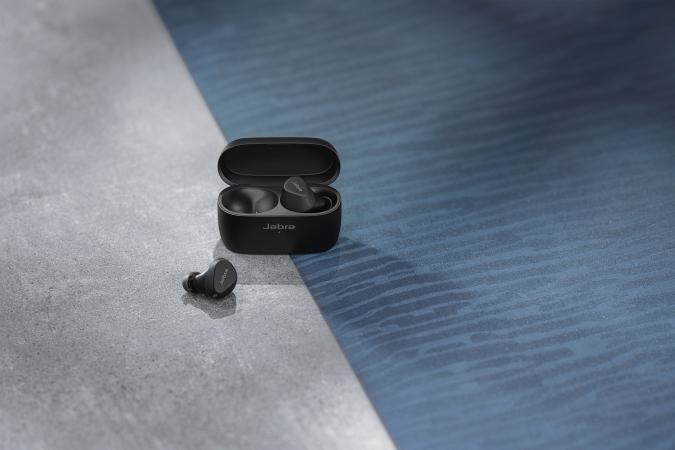 Jabra's Elite 4 Active in-ear buds get their first discount at Amazon | DeviceDaily.com