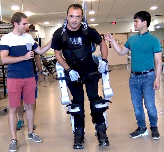 Wandercraft's latest exoskeleton lets paraplegics walk with a more natural gait | DeviceDaily.com