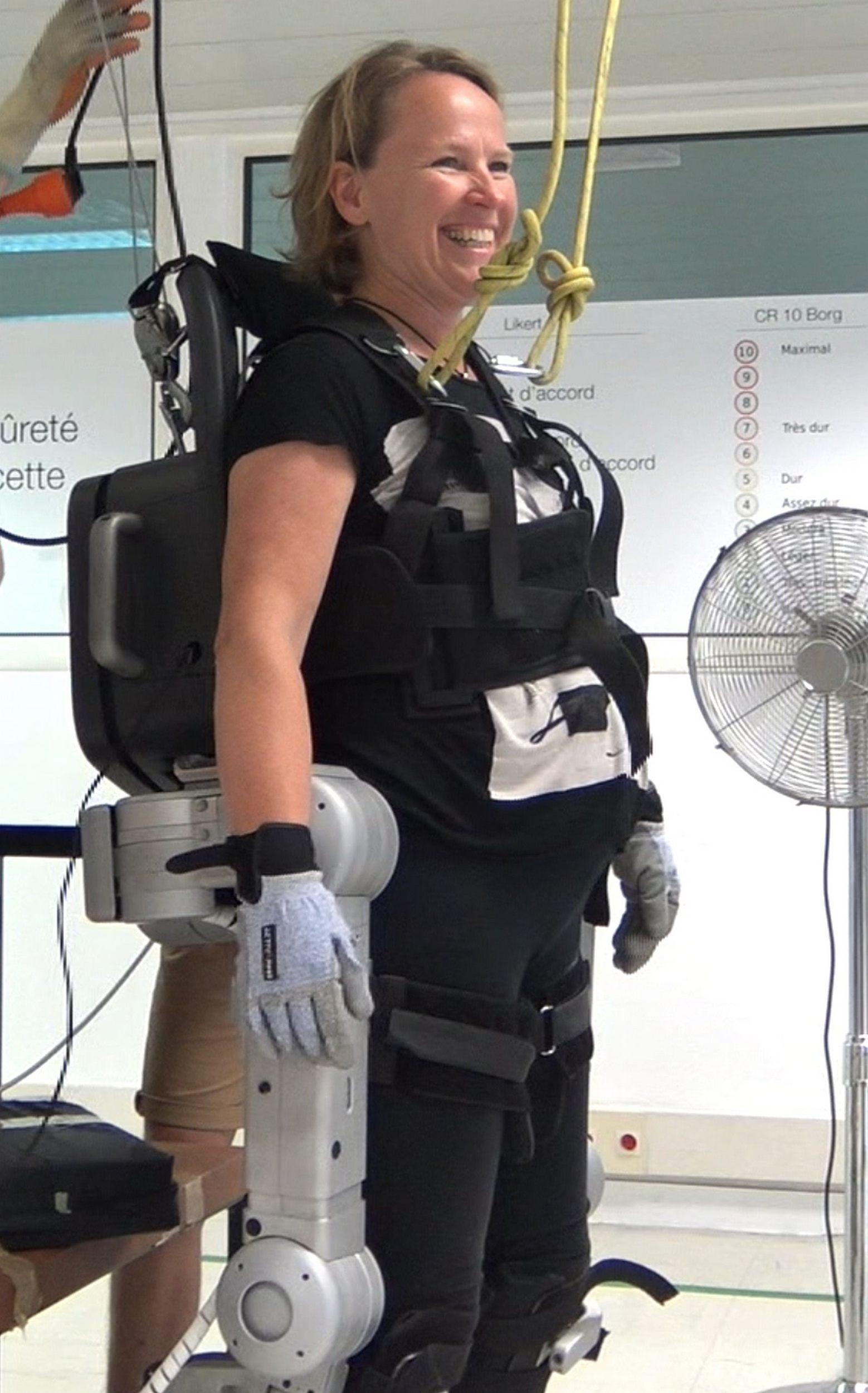 Wandercraft's latest exoskeleton lets paraplegics walk with a more natural gait | DeviceDaily.com