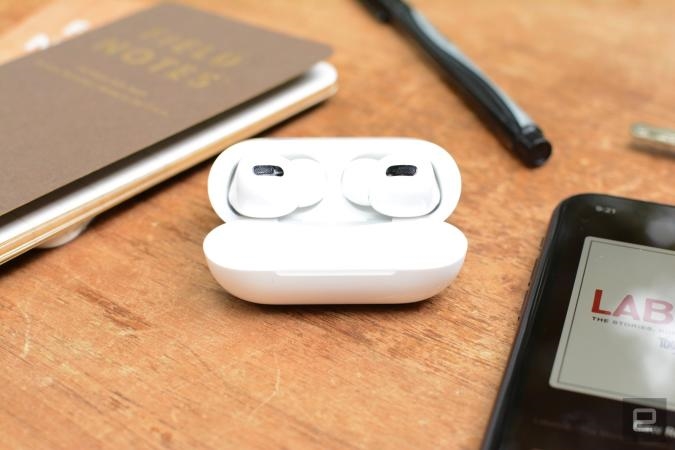 AirPods Pro drop to $180, plus the rest of the week's best tech deals | DeviceDaily.com