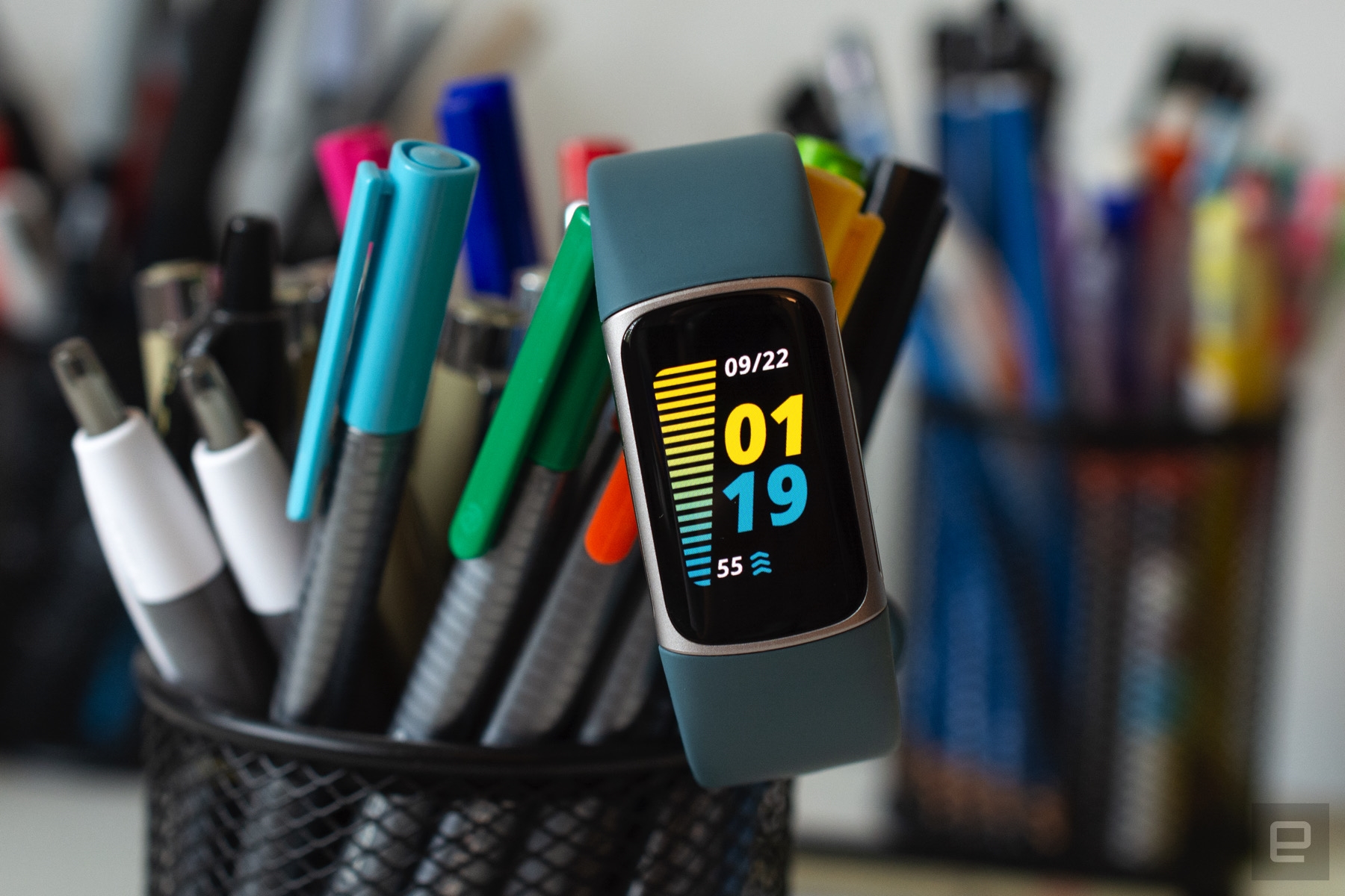 Fitbit Charge 5 fitness tracker | DeviceDaily.com