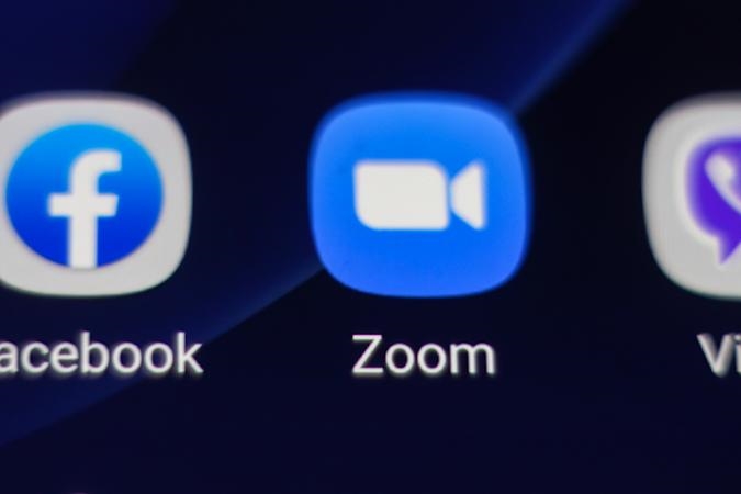 Zoom releases fix for Mac bug that keeps mics active after calls | DeviceDaily.com Zoom releases fix for Mac bug that keeps mics active after calls | DeviceDaily.com