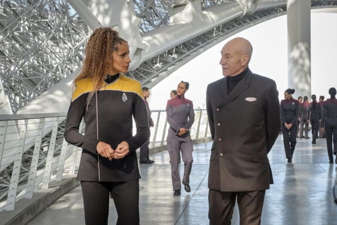 ‘Star Trek: Picard’ features a time-traveling Samsung Galaxy Z Fold | DeviceDaily.com