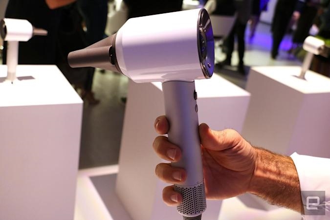 Dyson's latest Airwrap can curl your hair in both directions | DeviceDaily.com