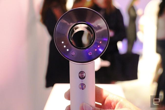 Dyson's latest Airwrap can curl your hair in both directions | DeviceDaily.com