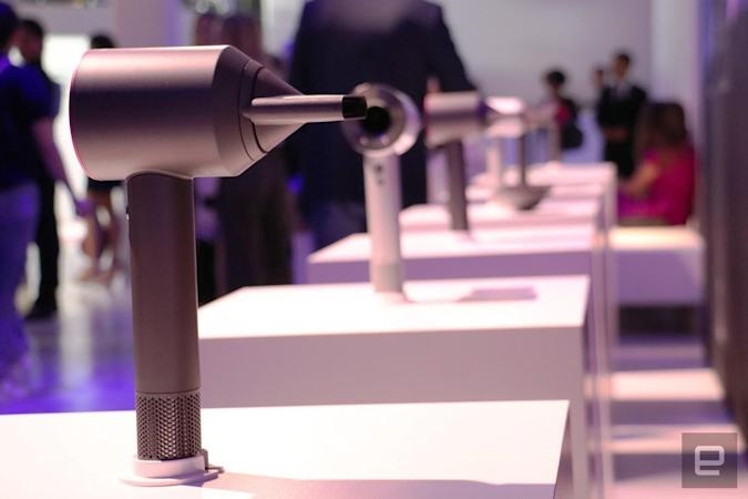 Dyson's latest Airwrap can curl your hair in both directions | DeviceDaily.com