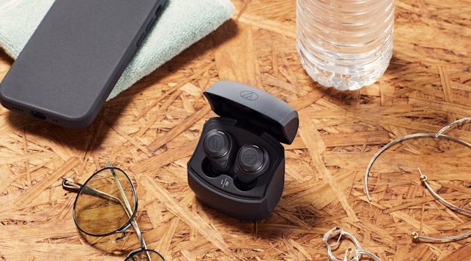 Audio-Technica's 20-hour earbuds are now available in the US for $149 | DeviceDaily.com