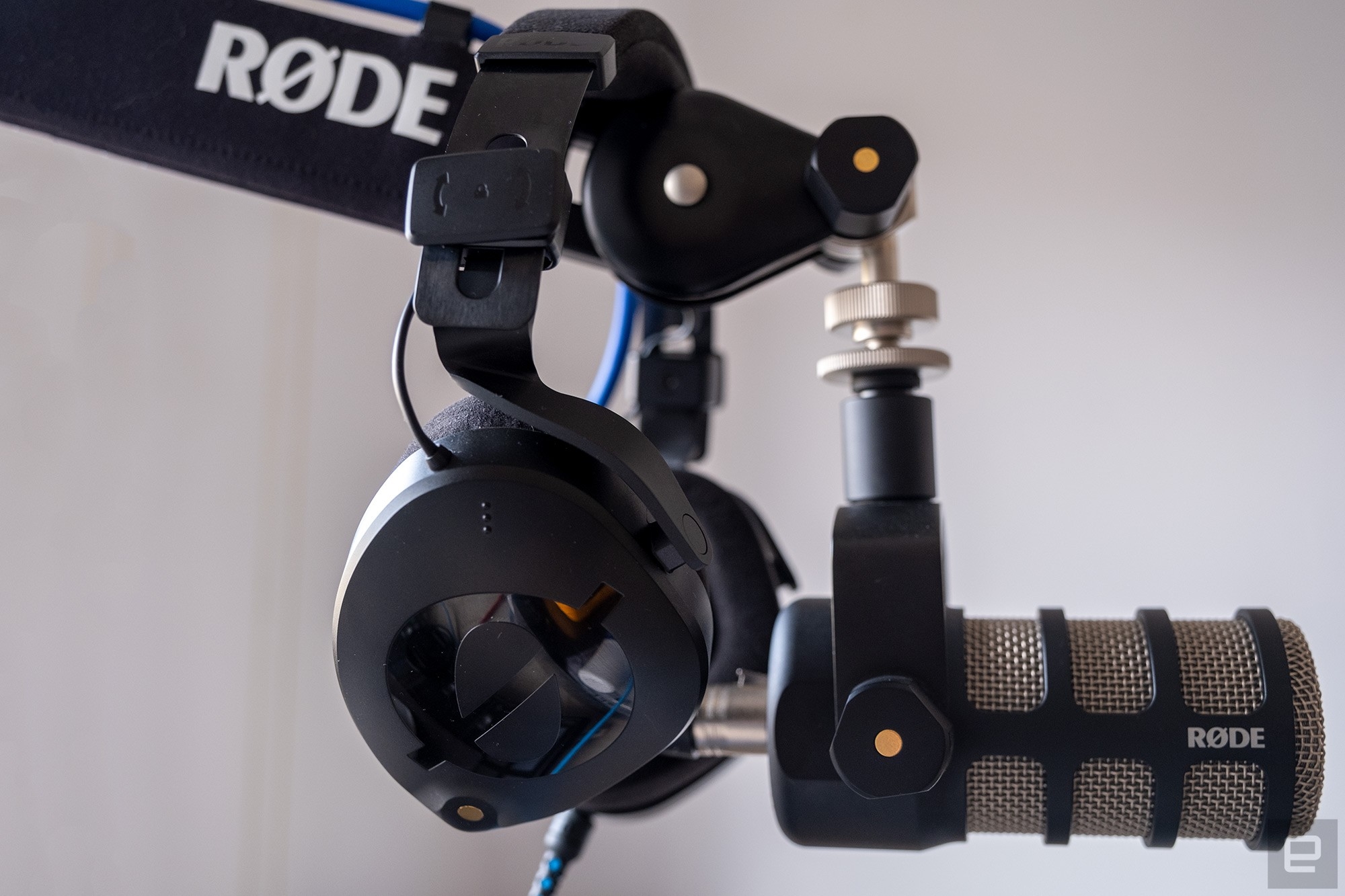 Rode's first headphones are the creator-focused NTH-100 | DeviceDaily.com