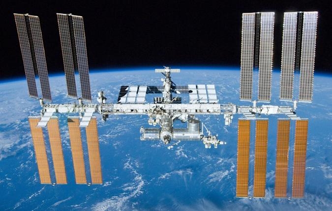 The first all-civilian space crew has docked with the ISS | DeviceDaily.com The first all-civilian space crew has docked with the ISS | DeviceDaily.com