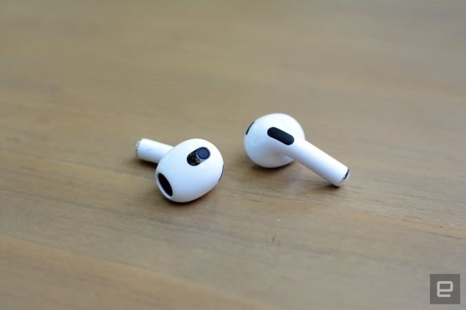 Apple’s second-generation AirPods are back down to $100 | DeviceDaily.com