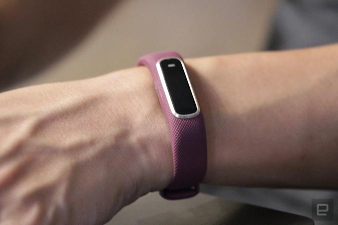 Garmin unveils new Vívosmart fitness tracker after nearly four years | DeviceDaily.com