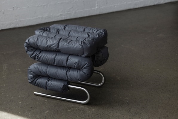 These designers turned old puffer jackets into comfy chairs | DeviceDaily.com