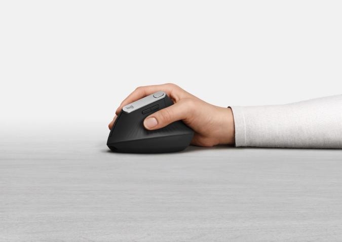 Logitech Lift hands-on: A vertical mouse for the rest of us | DeviceDaily.com