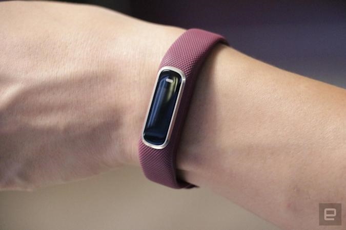 Garmin unveils new Vívosmart fitness tracker after nearly four years | DeviceDaily.com