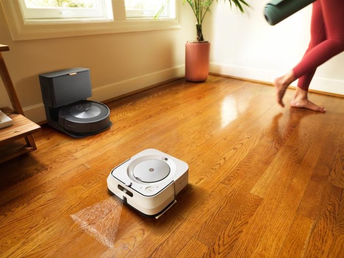 iRobot's poop-detecting Roomba j7+ robot vacuum is $200 off right now | DeviceDaily.com