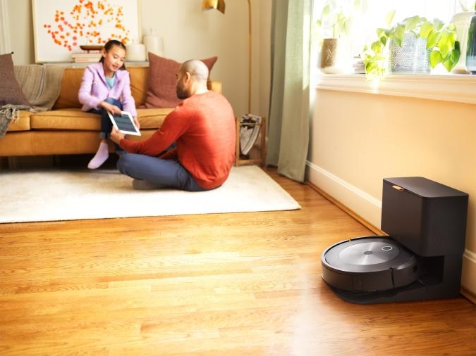 iRobot's poop-detecting Roomba j7+ robot vacuum is $200 off right now | DeviceDaily.com