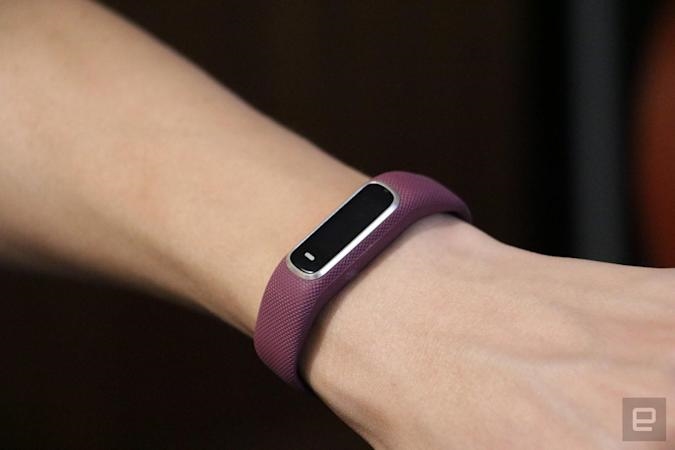 Garmin unveils new Vívosmart fitness tracker after nearly four years | DeviceDaily.com