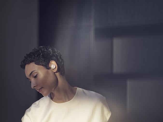 Bang  and  Olufsen's Beoplay EX earbuds offer an AirPods-like design | DeviceDaily.com