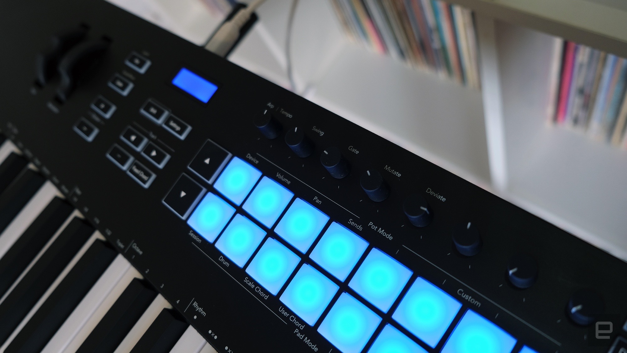Launchkey 88 brings a luxurious keybed to a budget MIDI controller | DeviceDaily.com