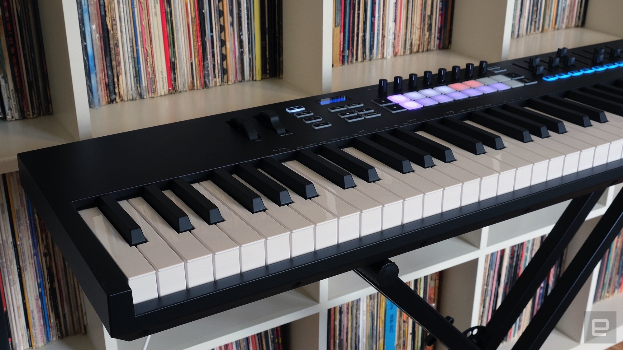 Launchkey 88 brings a luxurious keybed to a budget MIDI controller | DeviceDaily.com