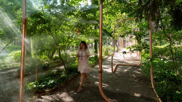 This stunning garden uses playground equipment and copper tubes to water itself | DeviceDaily.com