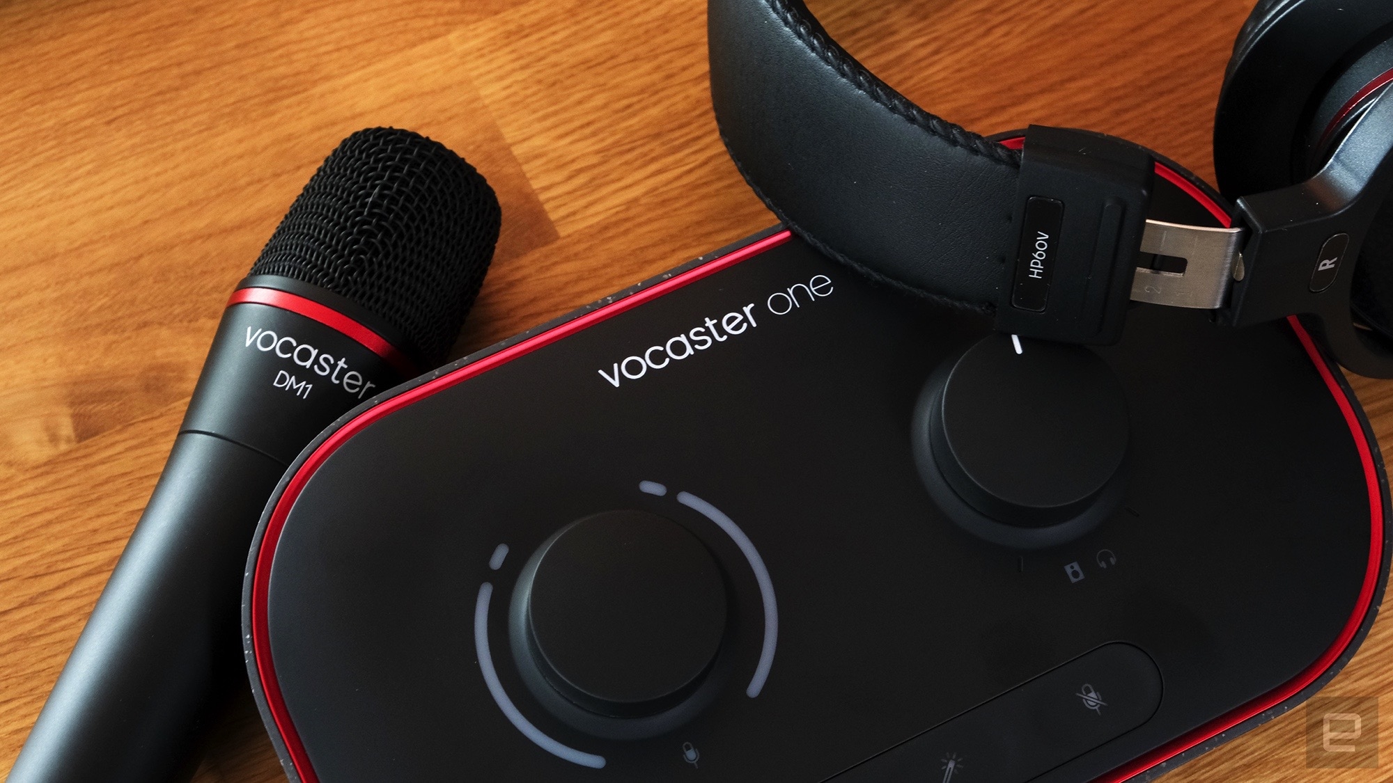 Focusrite Vocaster | DeviceDaily.com