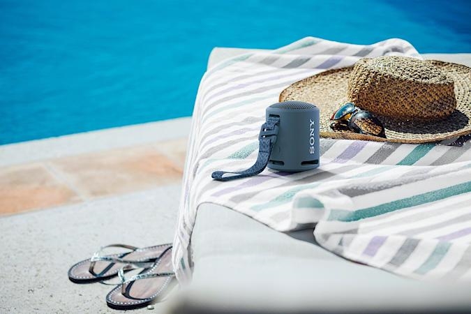 Sony's new portable speakers are waterproof and better with calls | DeviceDaily.com