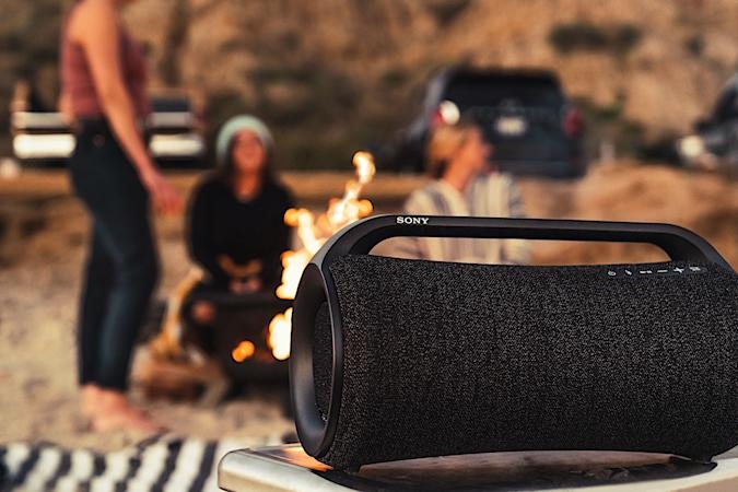 Sony's new portable speakers are waterproof and better with calls | DeviceDaily.com