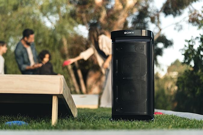 Sony's new portable speakers are waterproof and better with calls | DeviceDaily.com