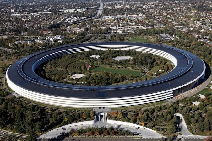 Apple's self-driving struggles | DeviceDaily.com